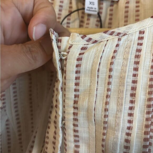 Elizabeth and James Peasant Balloon sleeve Blouse with Subtle Stripes - Picture 6 of 11